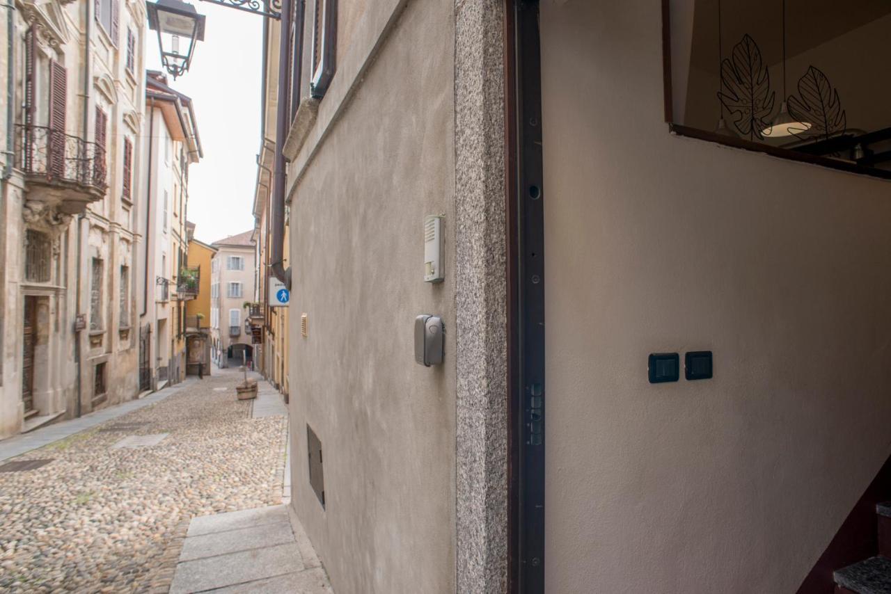 Апартаменты Cortile Del Forno Nel Centro Storico Арона Экстерьер фото